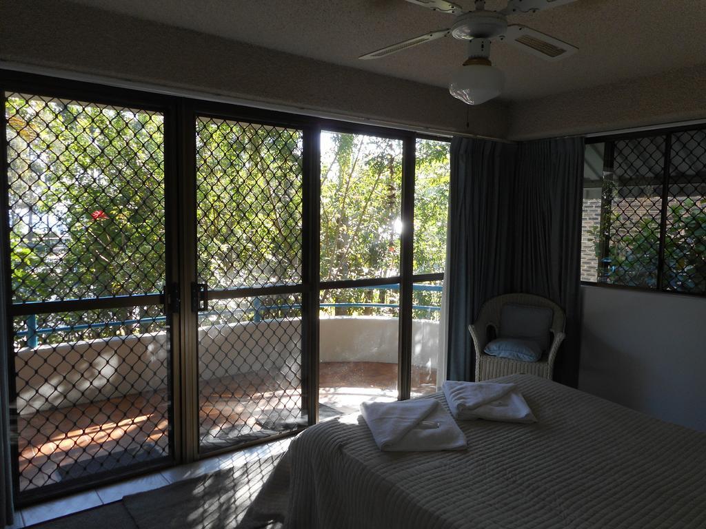 Placid Waters Holiday Apartments Bongaree Exterior photo